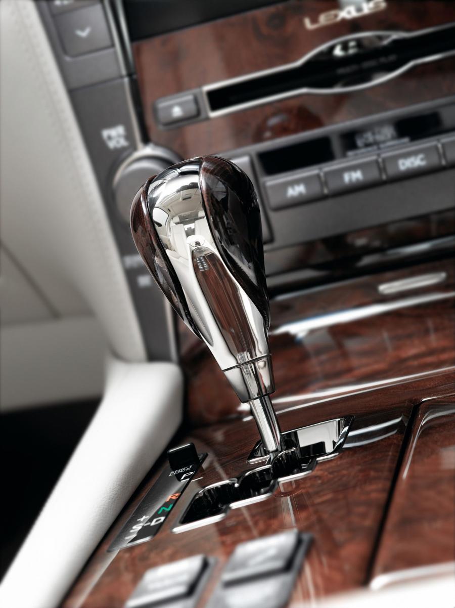  Lexus LS600h L 2007 года  (фото 145 из 224)